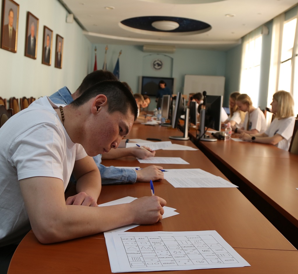 Психологи МЧС России провели тестирование участников «Космической одиссеи»