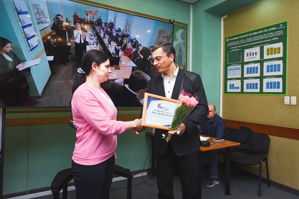 Владимир Гутенев вручил 30 сертификатов в санаторий семьям военнослужащих – участников СВО