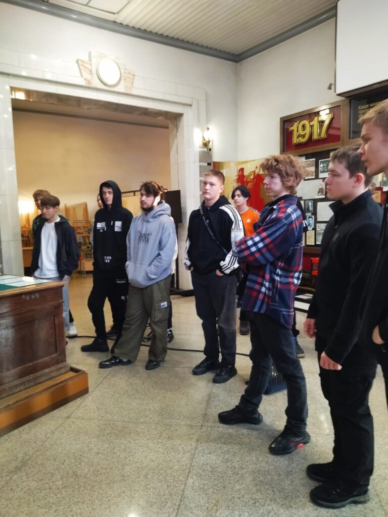 Группа студентов МТОР 31/32 погрузилась в историю правоохранительных органов России во время посещения Музея МВД