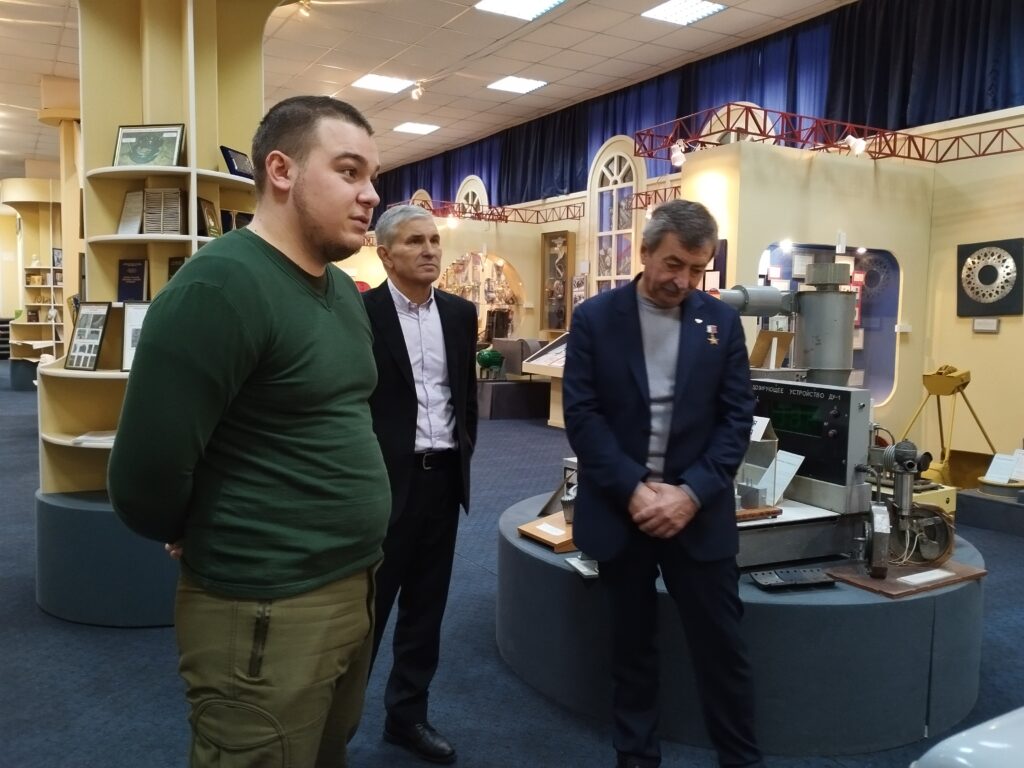 Руководители проекта «Космическая одиссея» встретились с участниками из Луганска