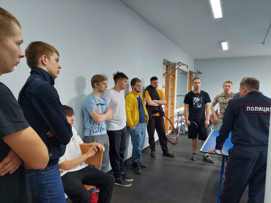 Оперативно-правовая акция «Твой выбор»: Противодействие групповым правонарушениям среди подростков в Красноярском техникуме